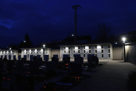 Žarni zid pokopališče Rakek 16 Foto Ljubo Vukelič